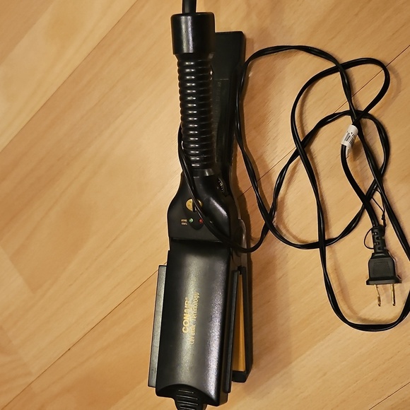 Conair Ceramic Technology 2"wide flat iron. - Picture 1 of 5